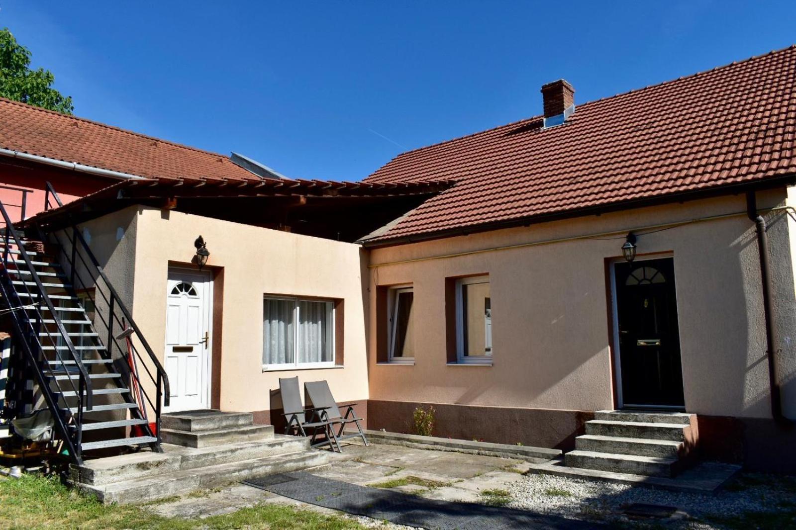 Transilvania Rent Hunedoara Eksteriør billede